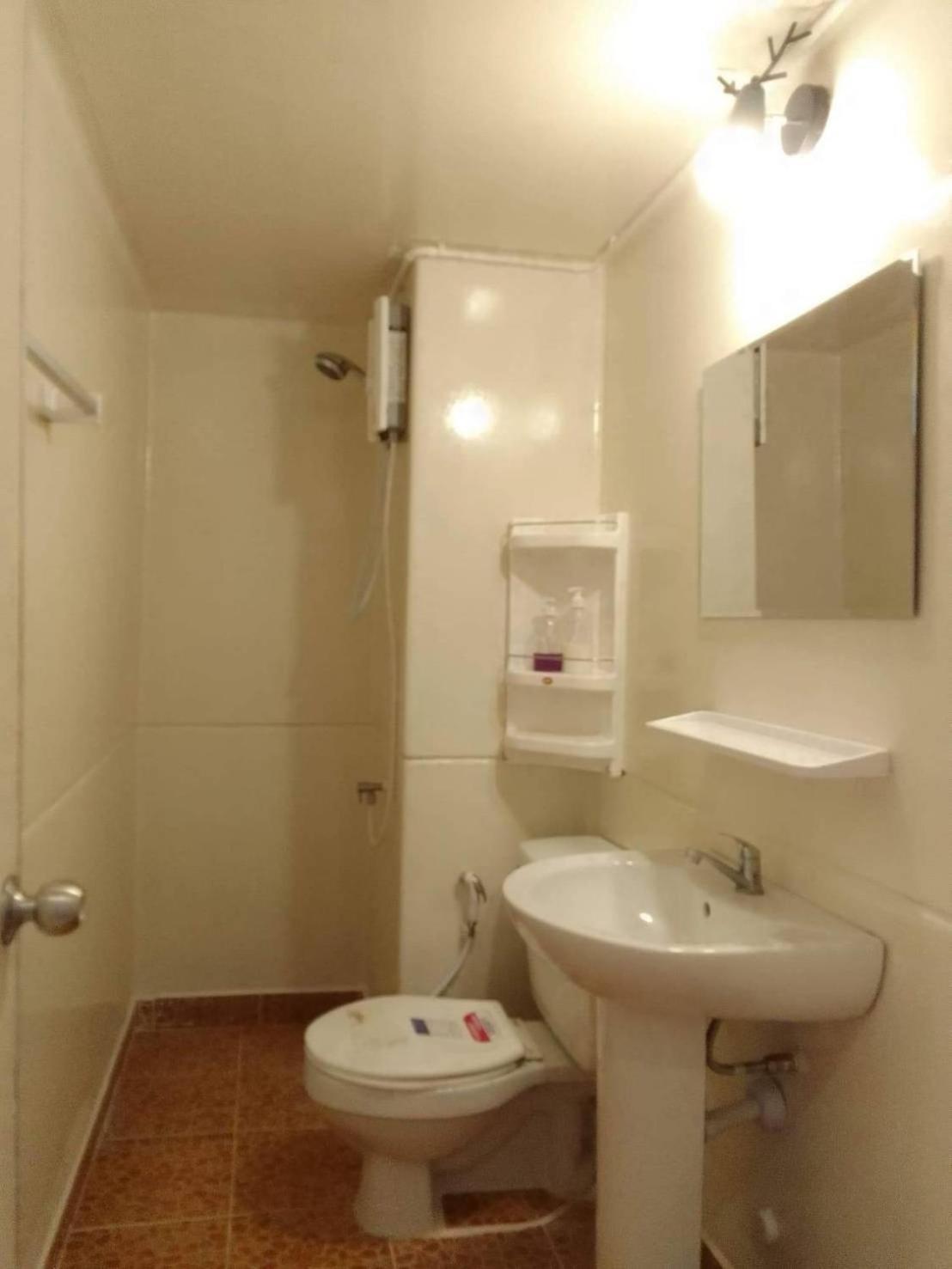 K.Nat Room Service Nonthaburi Kültér fotó